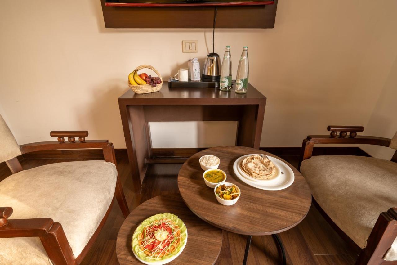 Lime Boutique B&B Gk-1 At Kailash Colony Metro , Greater Kailash Near Eros Hotel Nehru Place New Delhi Buitenkant foto